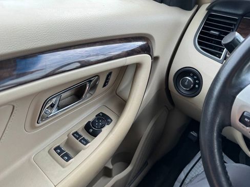 Used 2013 Ford Taurus Limited FWD image 26