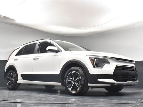 Used 2025 Kia Niro EX image 31