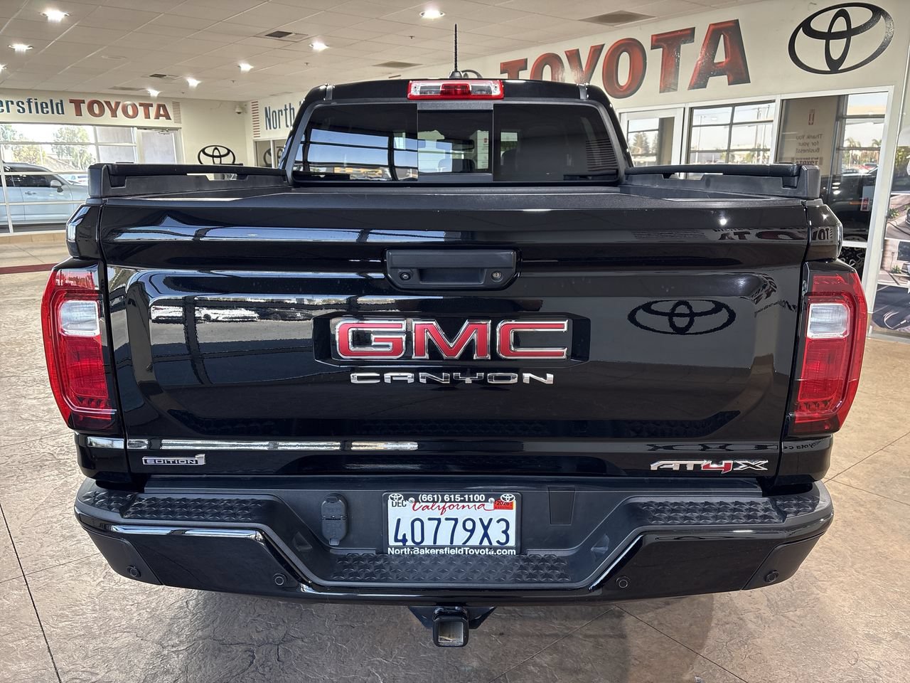 Used 2023 GMC Canyon AT4X w/ Edition 1 AWD/4WD image 9