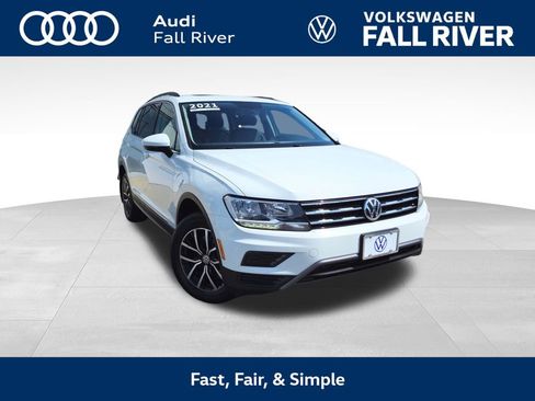 Certified 2021 Volkswagen Tiguan SE w/ Panoramic Sunroof Package AWD/4WD image 1