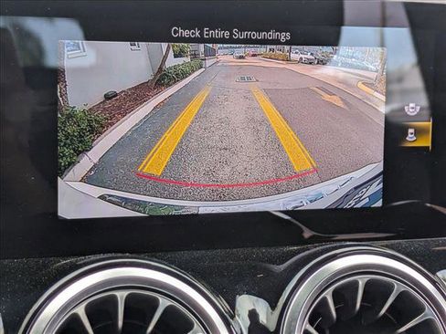 Used 2020 Mercedes-Benz GLB 250 image 13