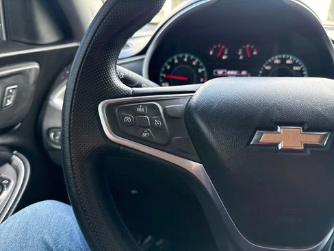 Used 2022 Chevrolet Malibu LT FWD image 19