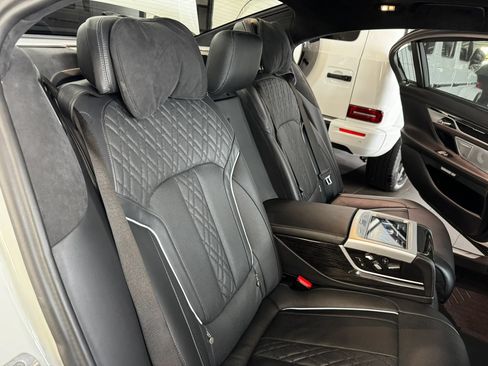 Used 2018 BMW 750i xDrive AWD/4WD image 20