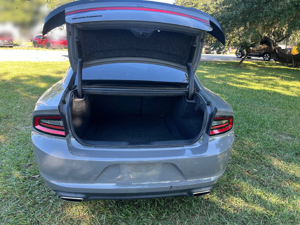 Used 2019 Dodge Charger SXT w/ Blacktop Package RWD image 18