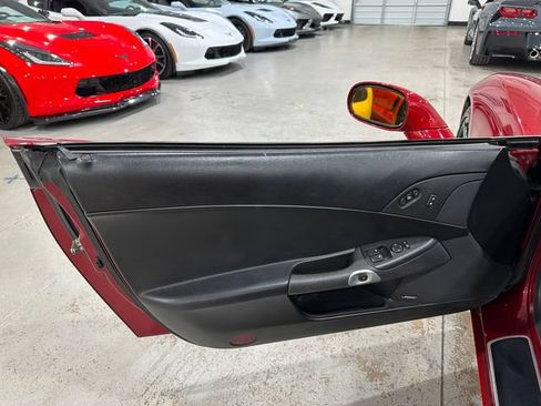 Used 2006 Chevrolet Corvette Coupe w/ Preferred Equipment Group RWD image 5