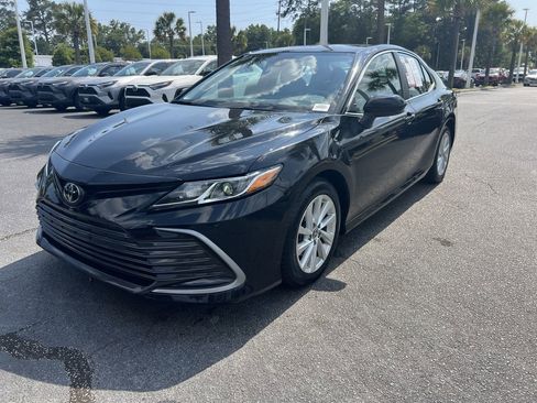 Used 2024 Toyota Camry LE FWD image 5