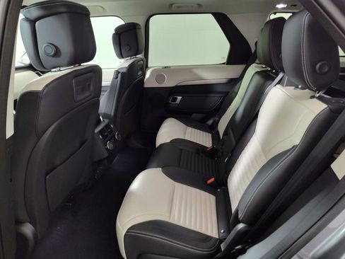 Used 2025 Land Rover Discovery Dynamic SE image 20