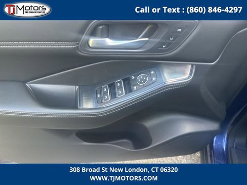 Used 2023 Nissan Rogue SL w/ SL Premium Package image 29