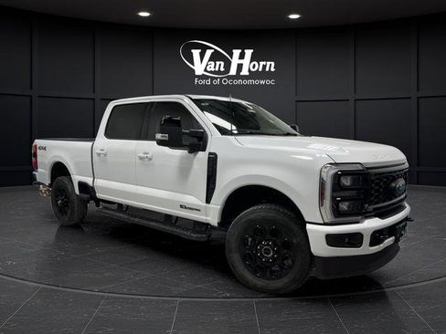 Used 2025 Ford F350 Lariat w/ Black Appearance Package image 45