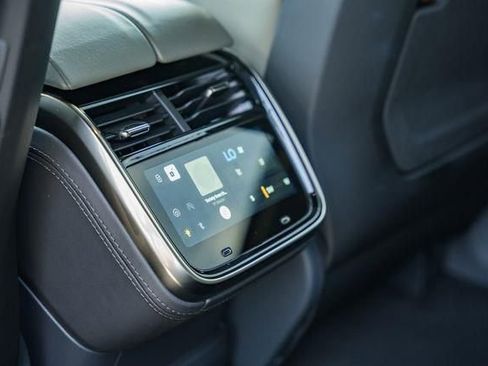 Used 2023 Rivian R1S Launch Edition image 24