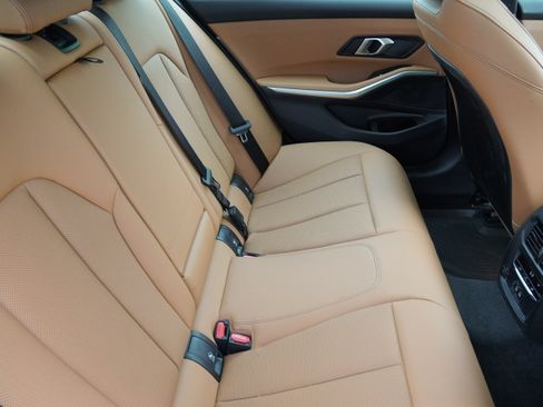 Used 2024 BMW 330i xDrive Sedan w/ Premium Package AWD/4WD image 36
