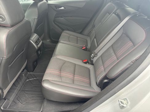 Used 2022 Chevrolet Equinox RS w/ Infotainment Package image 11