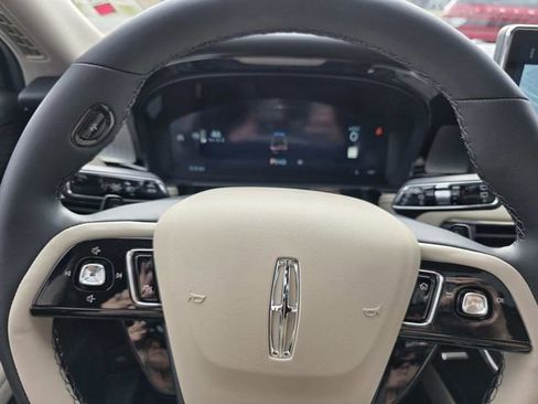 New 2026 Lincoln Corsair Premiere image 11