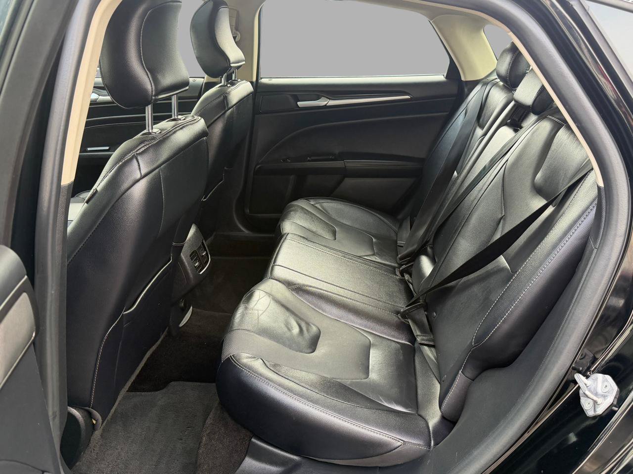Used 2018 Ford Fusion Titanium AWD/4WD image 30