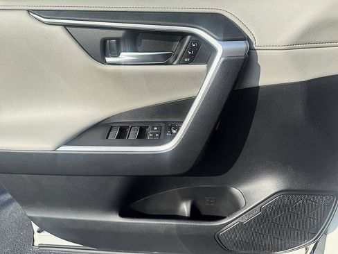 Certified 2020 Toyota RAV4 Limited AWD/4WD image 9
