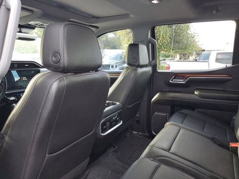 Used 2023 GMC Sierra 1500 Denali w/ Denali Reserve Package AWD/4WD image 10