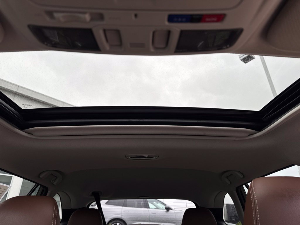 Used 2017 Subaru Outback 3.6R Touring AWD/4WD image 35