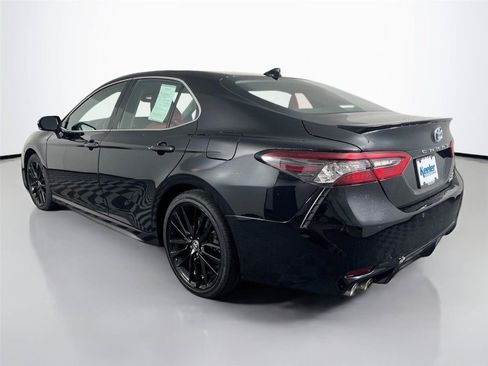 Used 2022 Toyota Camry XSE w/ Navigation Upgrade Package FWD image 3