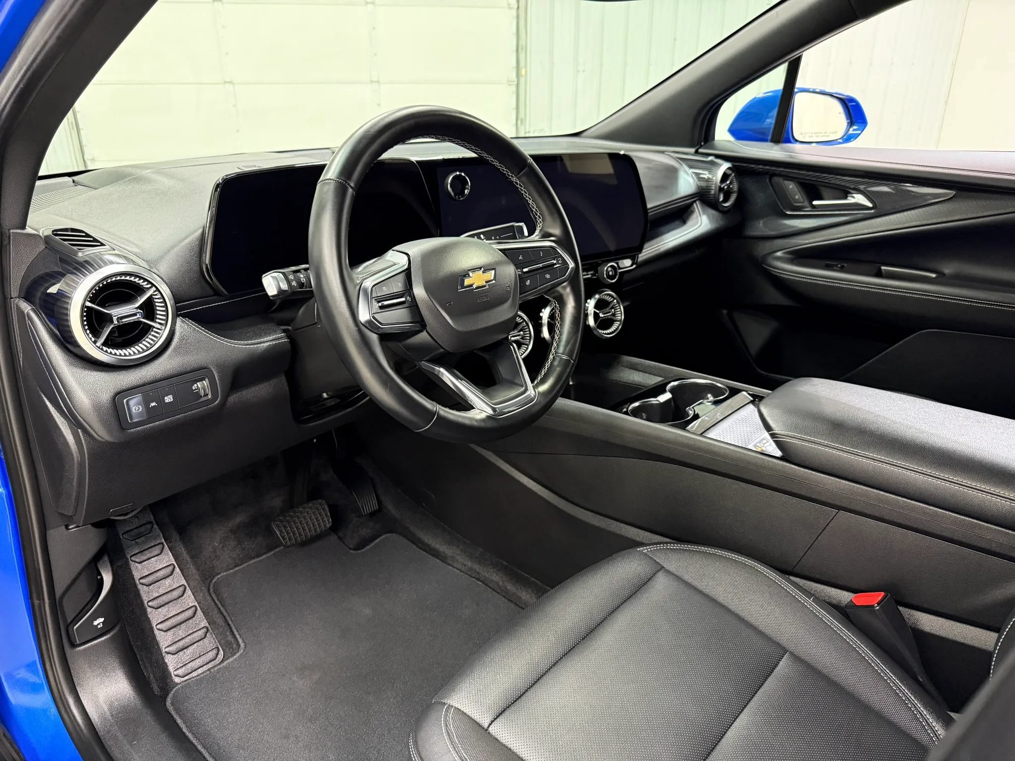 Used 2024 Chevrolet Blazer EV LT AWD/4WD image 12