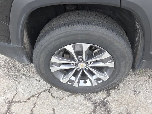 Used 2025 Chevrolet Equinox LT FWD image 6