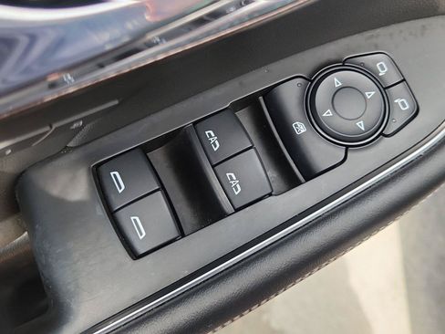 Used 2022 Buick Envision Avenir w/ Technology Package II FWD image 24
