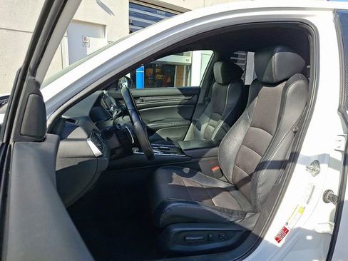 Used 2018 Honda Accord Sport image 14