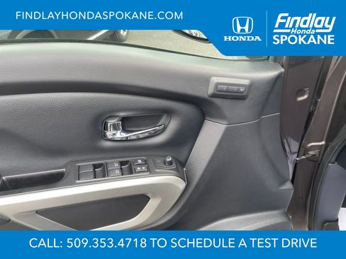 Used 2018 Nissan Titan SL w/ Chrome Package image 7