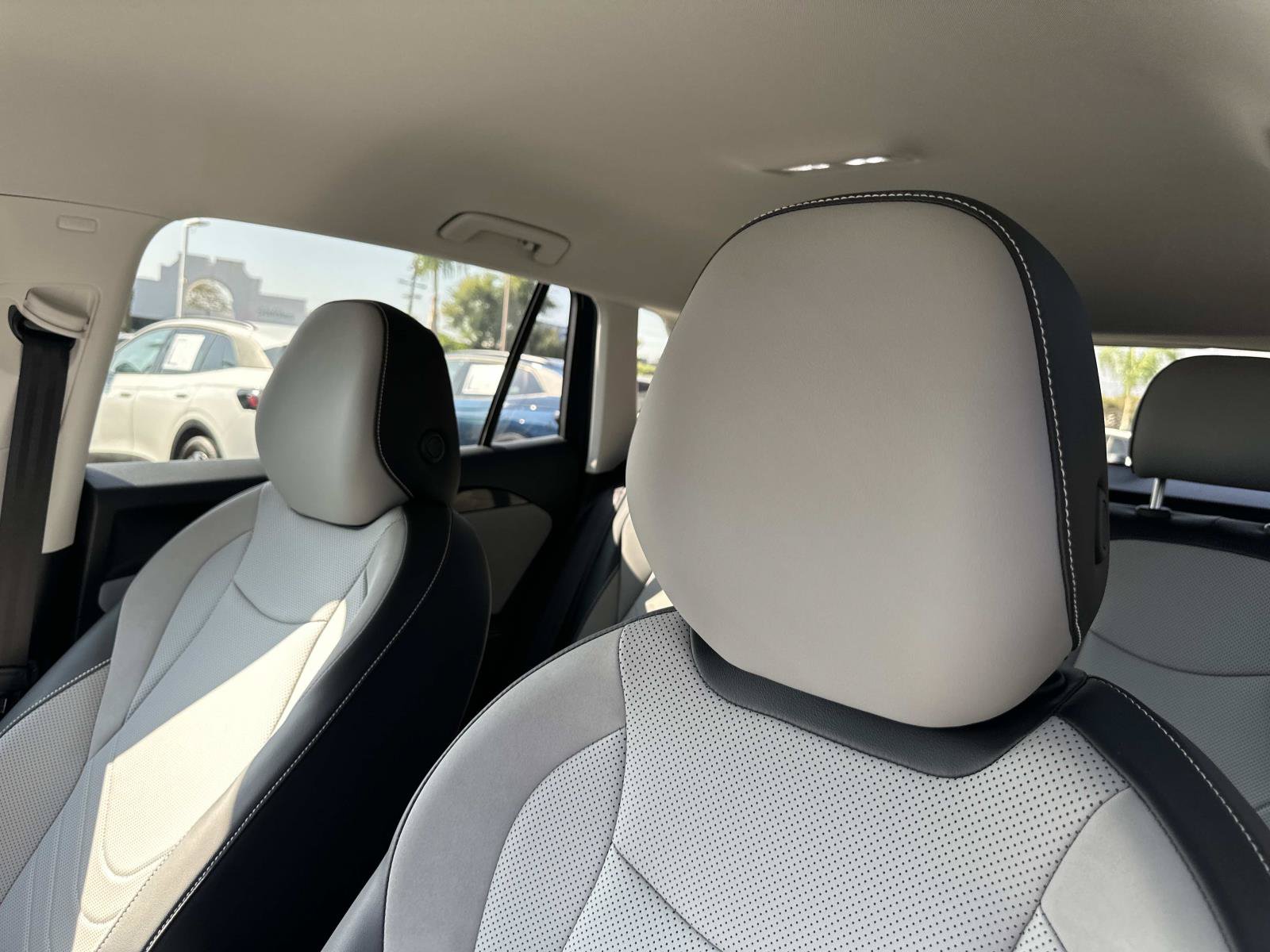 Certified 2026 Volkswagen Tiguan SE FWD image 23