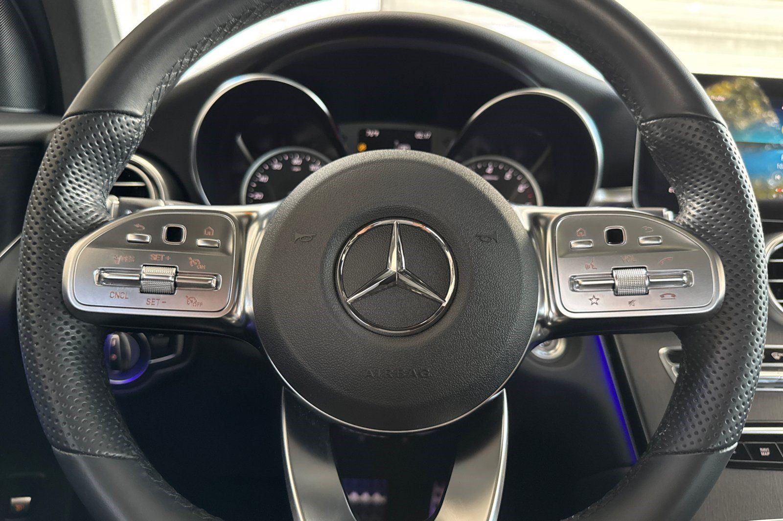 Used 2022 Mercedes-Benz GLC 300 4MATIC image 29