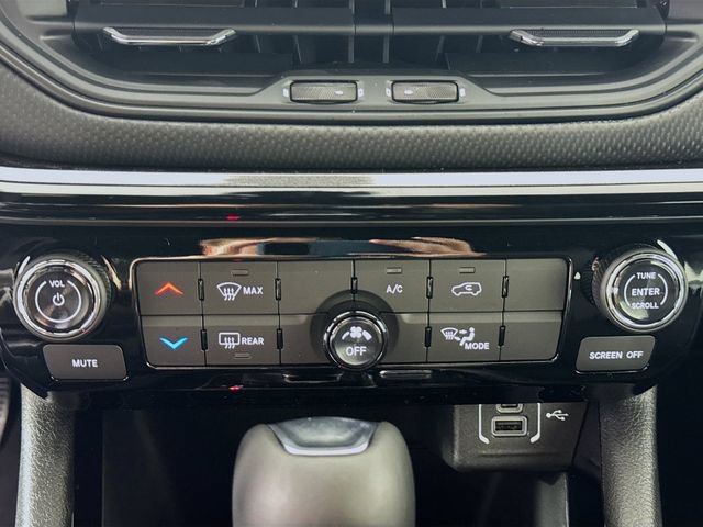 New 2026 Jeep Compass Latitude AWD/4WD image 17