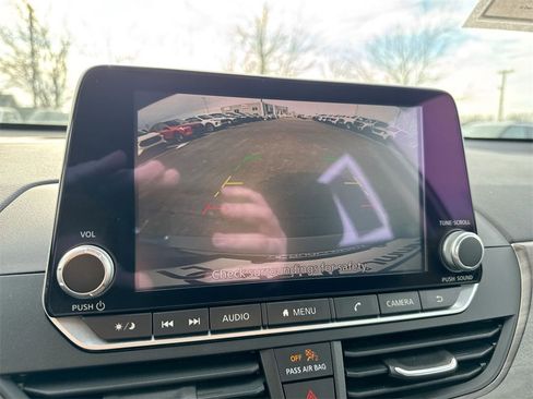 Used 2023 Nissan Altima 2.5 SV image 15