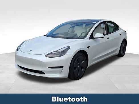 Used 2023 Tesla Model 3 Standard Range RWD image 4