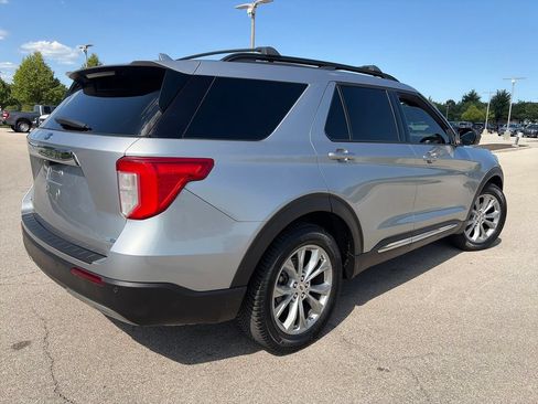 Used 2020 Ford Explorer XLT w/ Equipment Group 202A AWD/4WD image 7