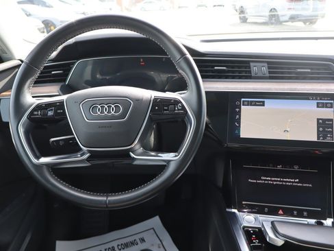 Used 2020 Audi e-tron Premium Plus image 11