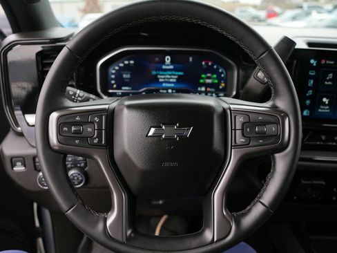 Used 2024 Chevrolet Silverado 2500 ZR2 w/ Technology Package image 14