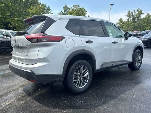 Used 2024 Nissan Rogue S AWD/4WD image 8