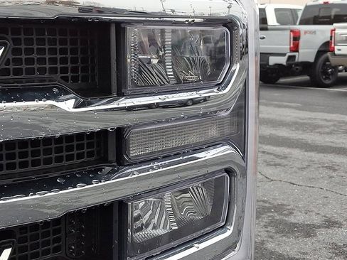 Used 2023 Ford F250 Lariat w/ Chrome Package image 9