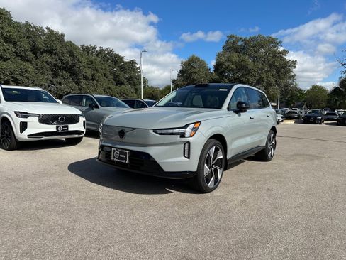 New 2025 Volvo EX90 Plus image 2