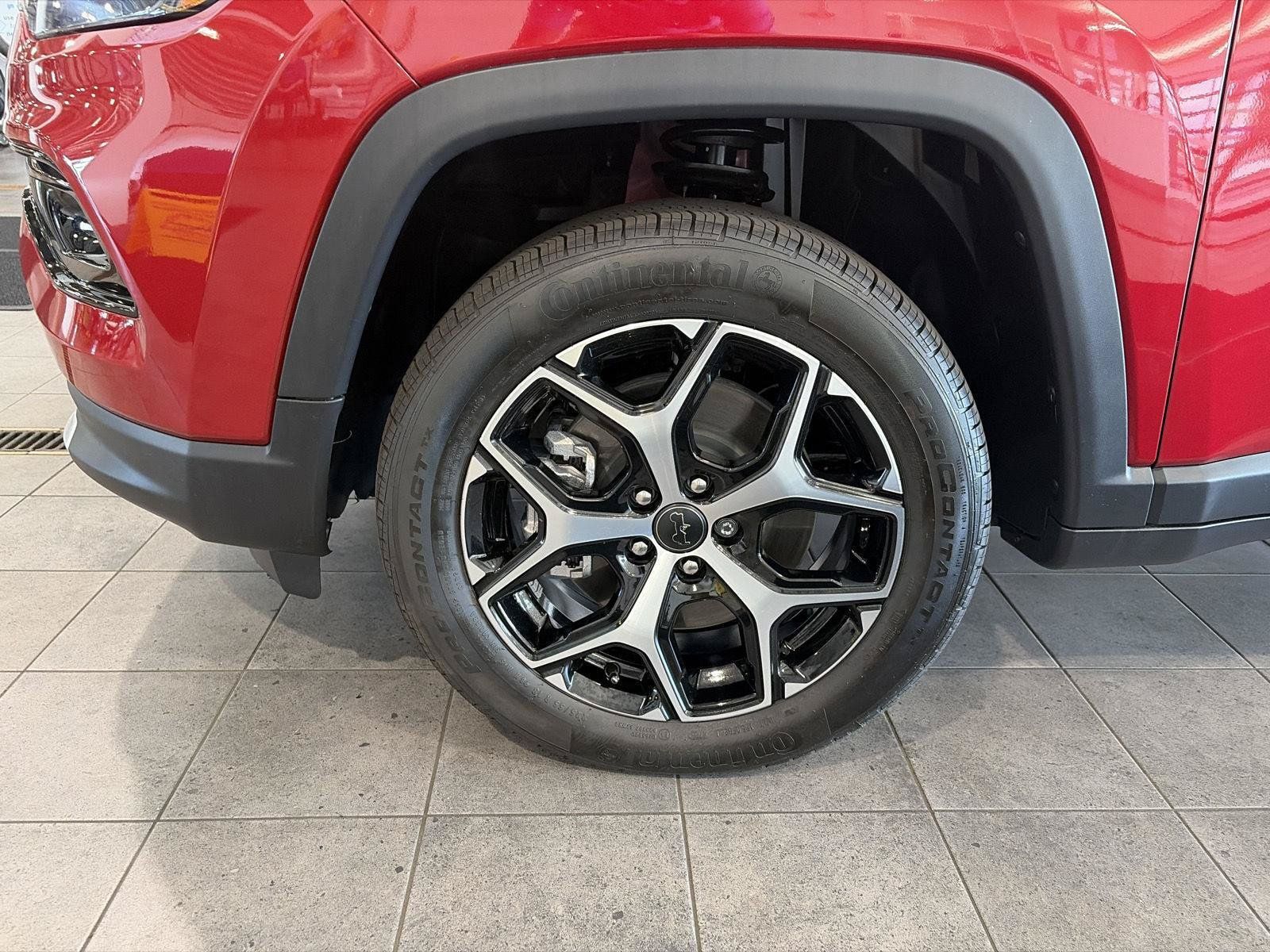 Used 2026 Jeep Compass Limited w/ Sun, Sound & Navigation Group AWD/4WD image 10