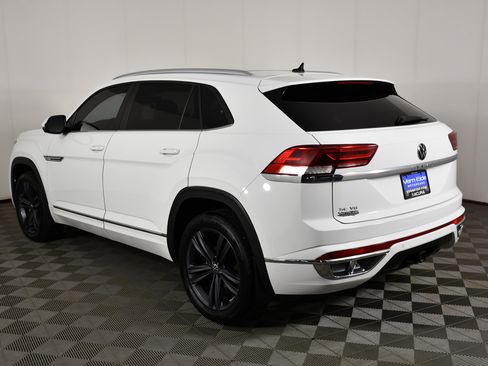 Used 2021 Volkswagen Atlas Cross Sport SE w/ Panoramic Sunroof Package FWD image 8