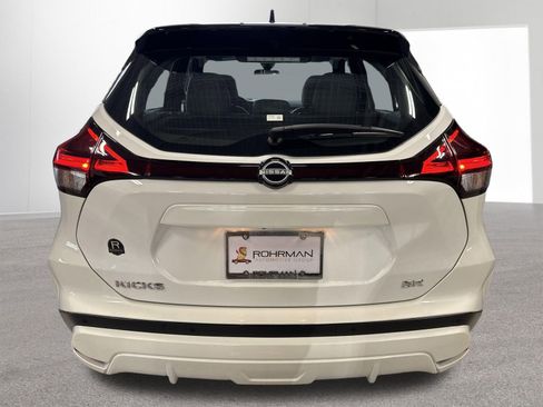 Used 2023 Nissan Kicks SR w/ SR Premium Package FWD image 37