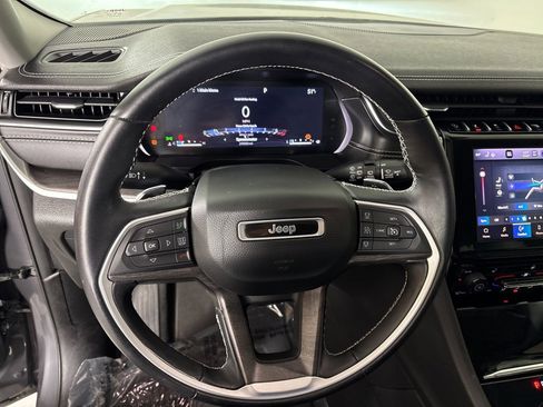 Used 2022 Jeep Grand Cherokee Limited w/ Trailer Tow Prep Group (B) image 18