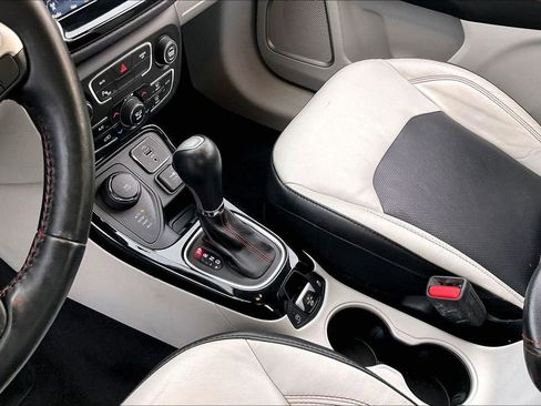 Used 2018 Jeep Compass Limited w/ Navigation Group image 15
