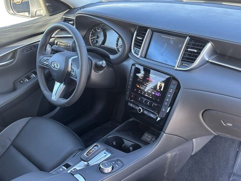 New 2025 INFINITI QX50 Luxe image 24