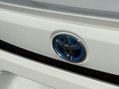 Used 2023 Toyota Corolla SE w/ SE Package FWD image 9