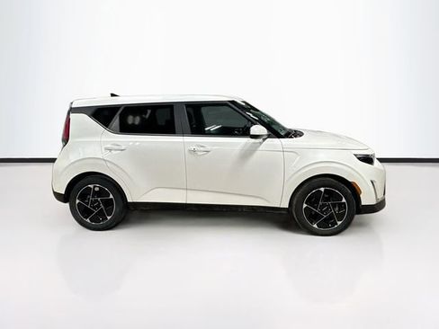 Used 2023 Kia Soul EX image 8