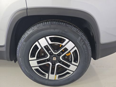 Used 2023 Rivian R1S Adventure image 10