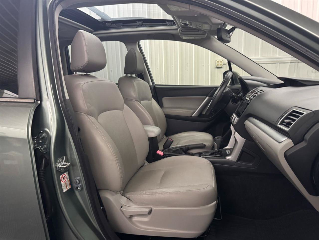Used 2016 Subaru Forester 2.5i Touring w/ Eyesight & Navigation System AWD/4WD image 10