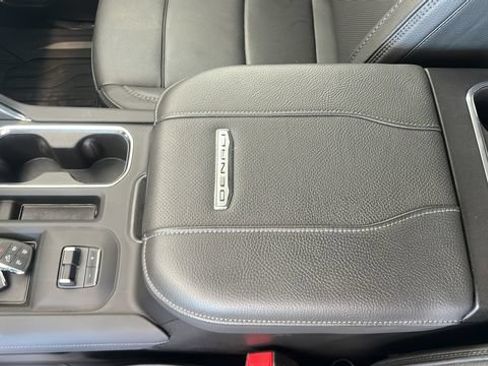 Used 2025 GMC Sierra 2500 Denali w/ Denali Reserve Package AWD/4WD image 15