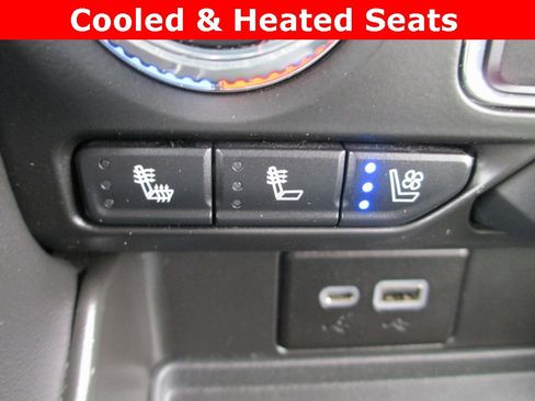 Certified 2023 GMC Yukon SLT w/ SLT Luxury Package image 16